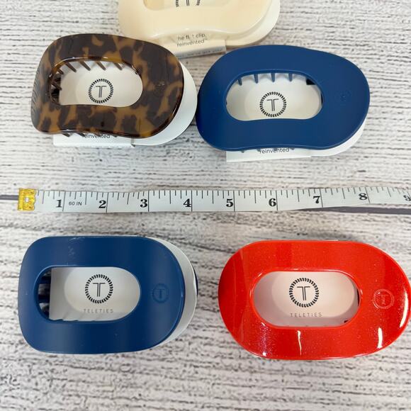 Teleties Assorted Lot Of 32 Hair Clips - Picture 11 of 15